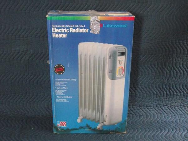 lot 4 image: Electric Radiator Heater   ...