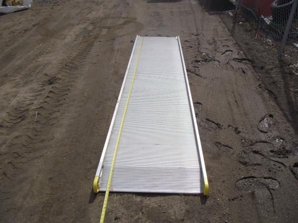 lot 79 image: Heavy Duty Aluminum Truck Loading R...