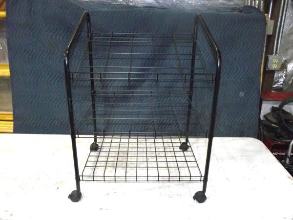 lot 83 image: Display Rack   Has wheels