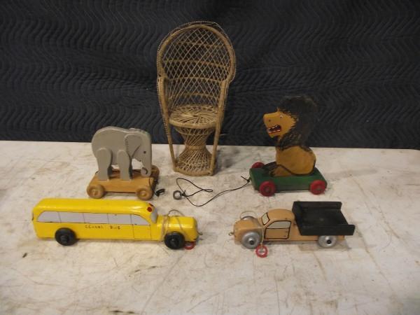 lot 84 image: Pull Type Toys   (4) Toys