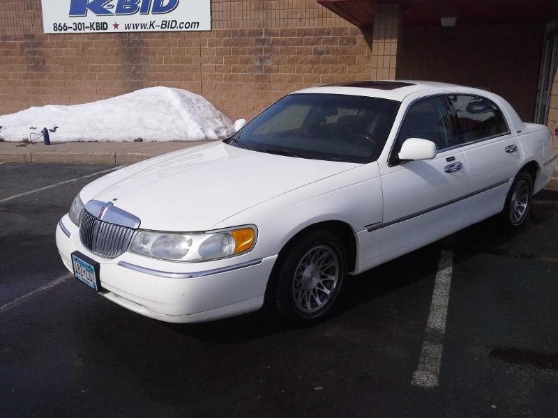 2001 Lincoln Town Car