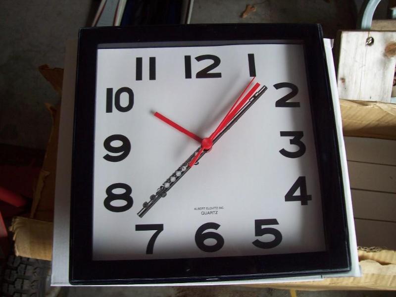 Clock -Brand new - Box ...
