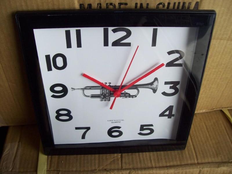 Clock -Brand new - Box ...