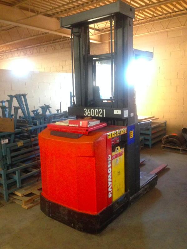 Raymond 24v electric cherry picker ...