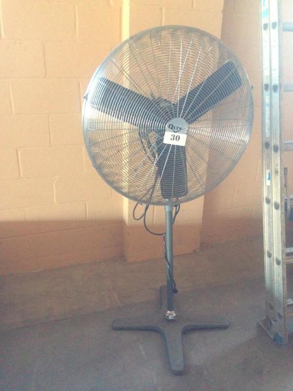 Qlty floor fan....