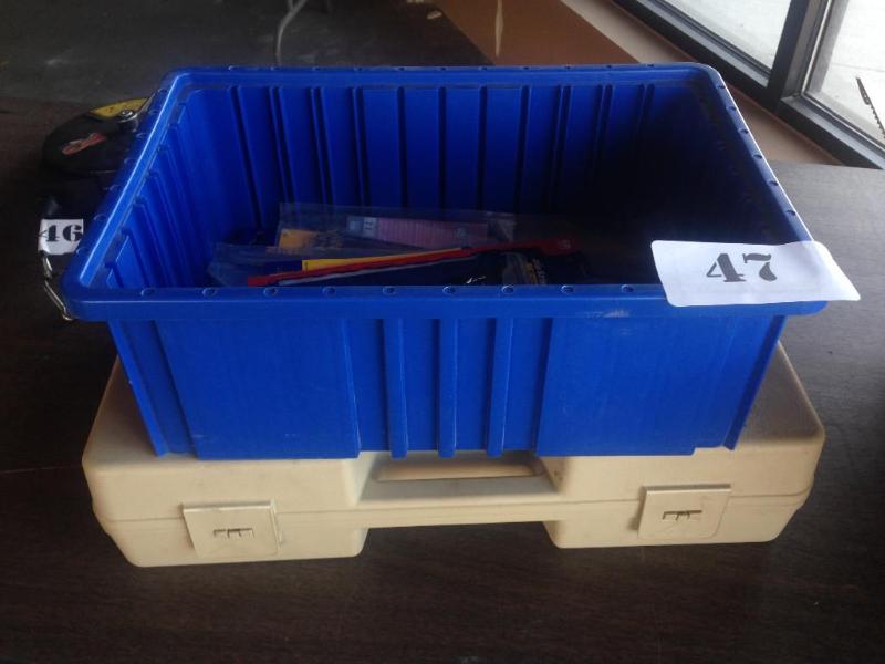 Plastic case and plastic bin w mis...