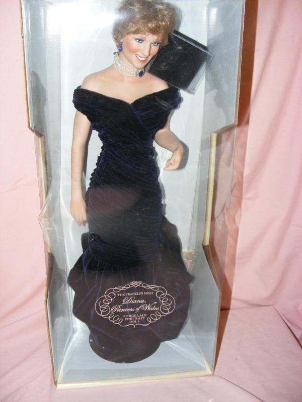 lot 11 image: Dianna, Princess of Whales Th...