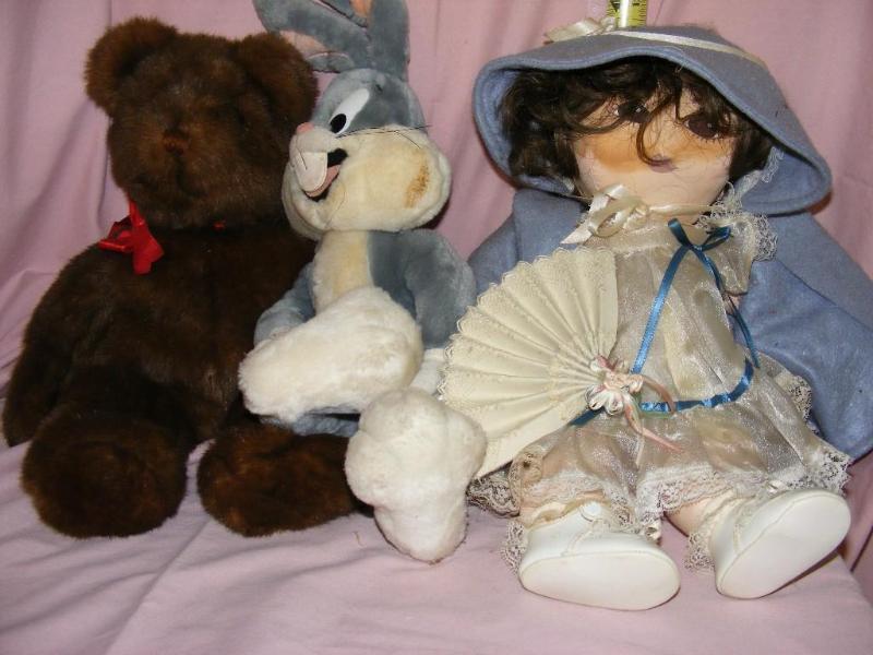 lot 118 image: Misc Lot of Teddy Bear, Bugs Bunny ...
