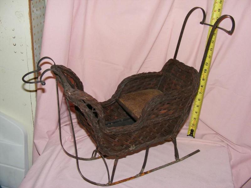 lot 126 image: Wicker Sleigh with metal runners...