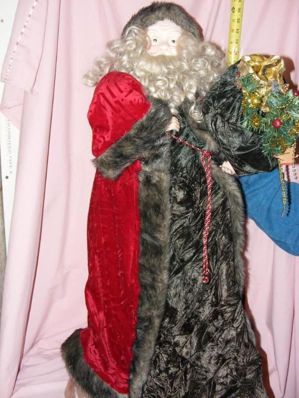 lot 127 image: 36 Santa, plastic under mount bro...