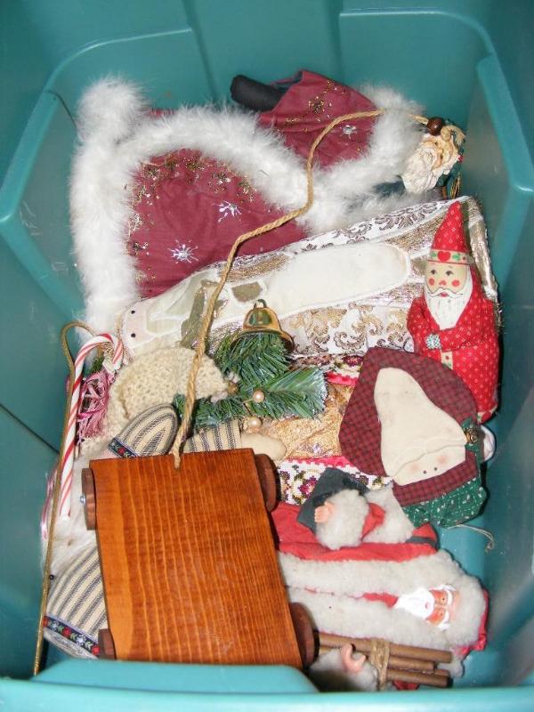 lot 153 image: Misc lot of ChristmasSantas...