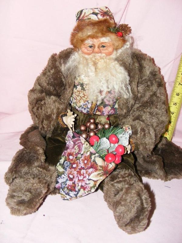 lot 154 image: Santa with fur coat...
