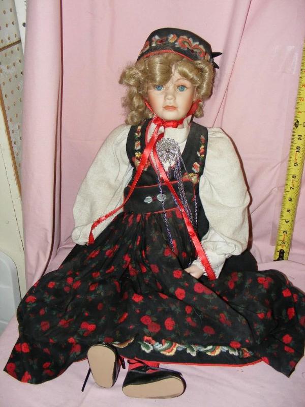 lot 156 image: Porcelain Doll Amber, No.0162...