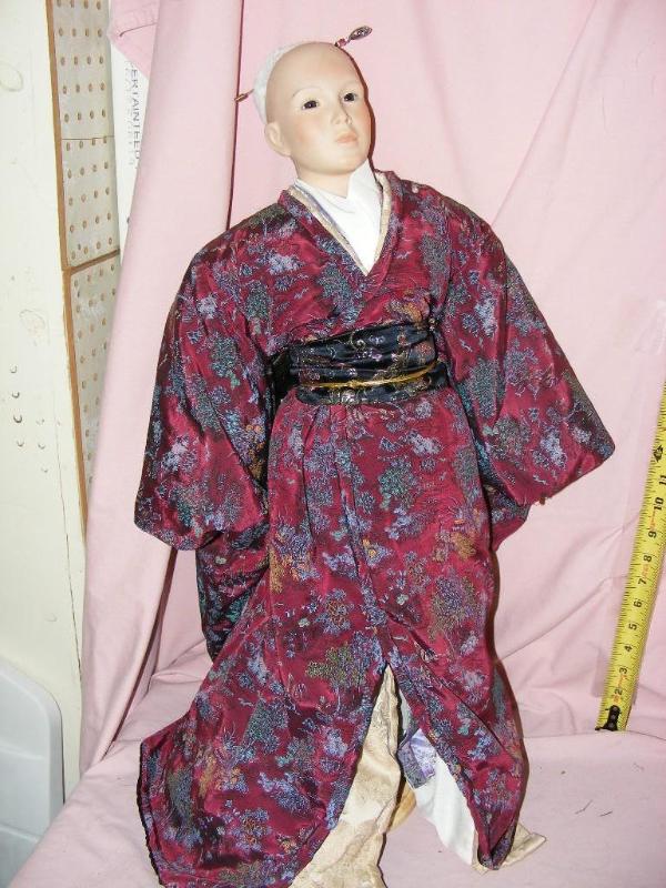lot 159 image: Japanese Doll, no wig...
