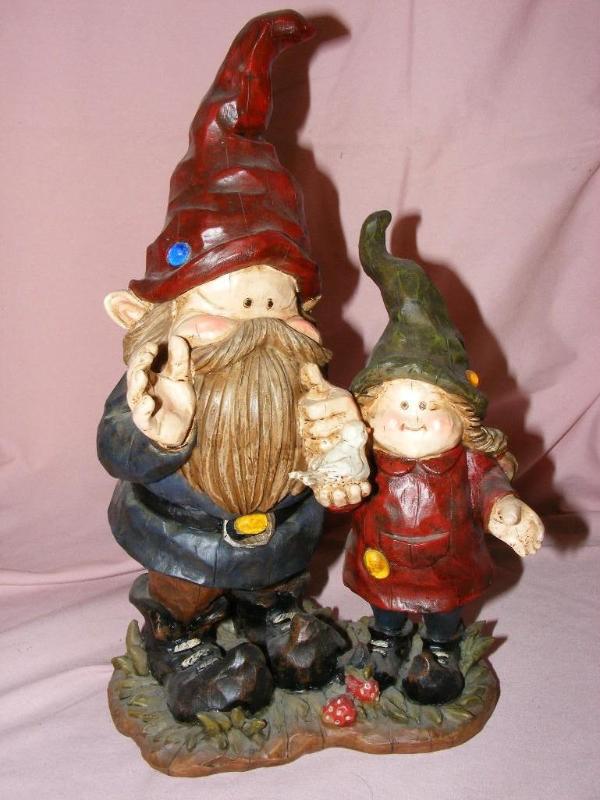 lot 18 image: Agora Gifthouse Collections, Sweden...