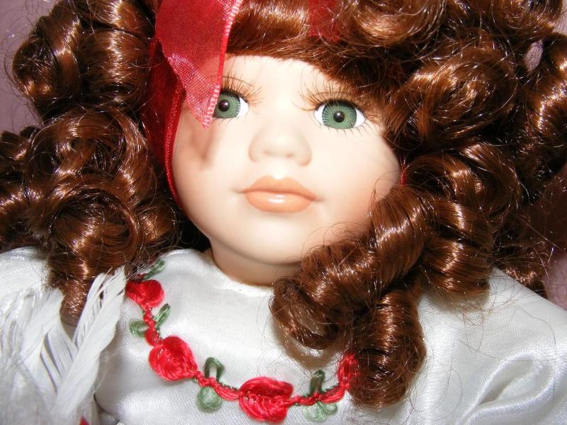 lot 184 image: Collectors Choice Porcelain Doll  ...