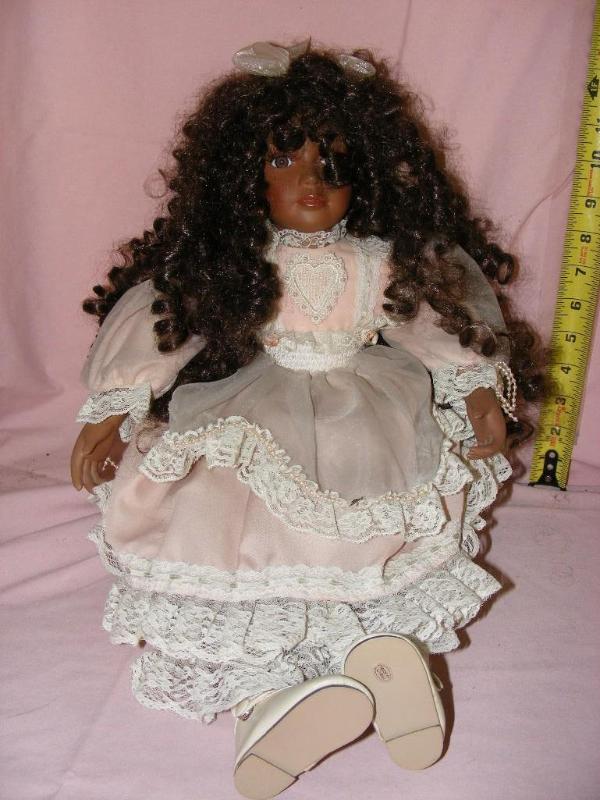 lot 20 image: Kingstate, The Dollcrafter 23...