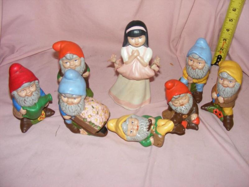 lot 257 image: Snow White and the Seven Dwarfs