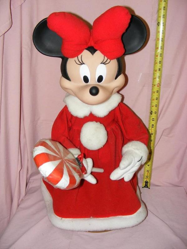 lot 8 image: Minney Mouse animated figure...