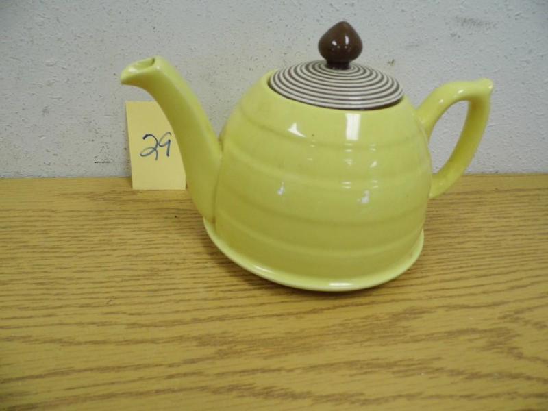 Tea Kettle with cover, no chips, cr...
