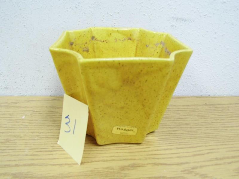 Haeger Planter  Pot #3789 No Chips...