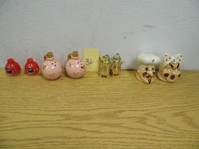 Lot of 4 Sets of Salt and Pepper Sh...