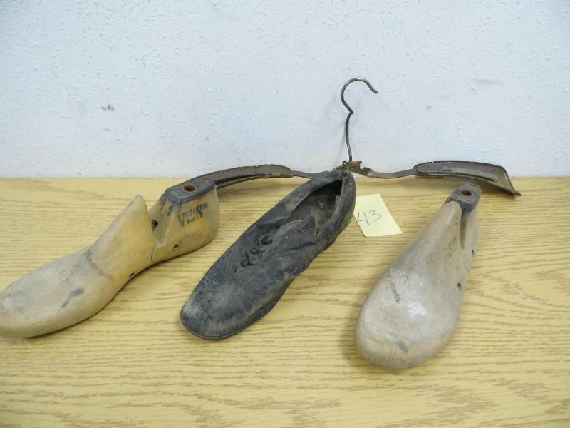 Lot of 2 Shoe Maker Molds, Old Shoe...