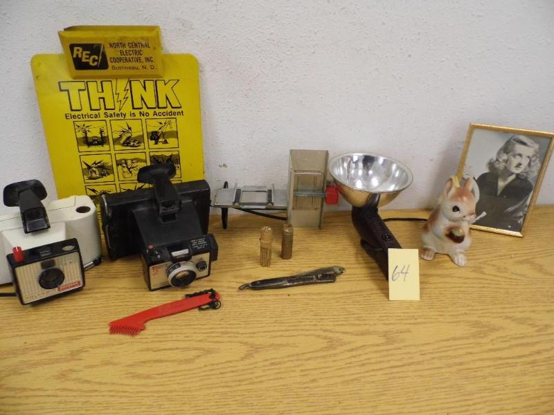 Lot of Camera Items with Broken Raz...