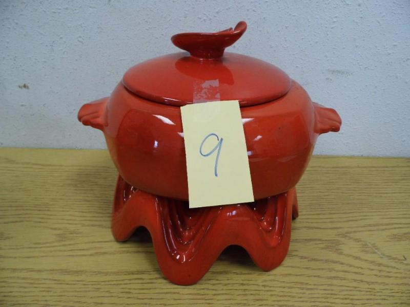 Frankoma Cassarole with lid and sta...