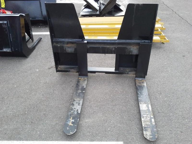 Skid Steer 48&quot Pallet Fork att...