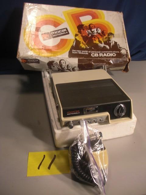lot 11 image: MOCAT Motorola CB Radio. Untested...