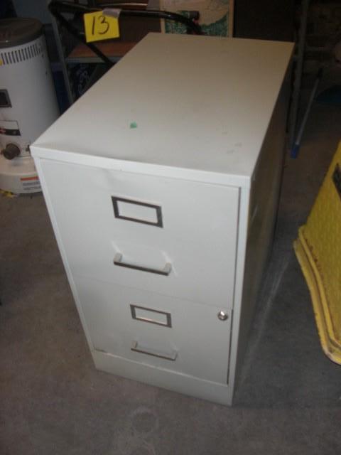 lot 43 image: 2 Drawer, letter size file cabinet....