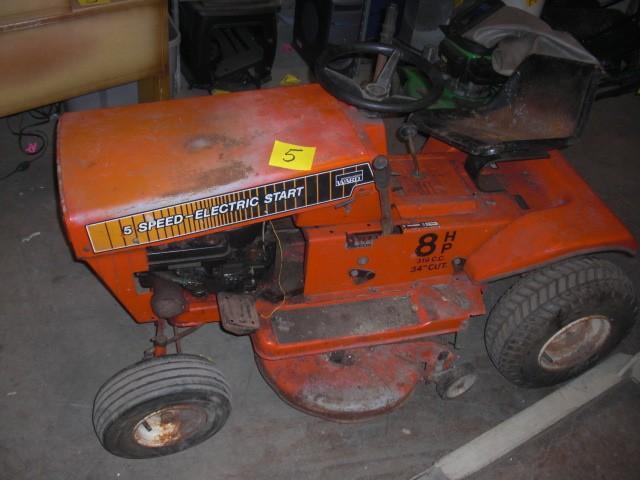 lot 5 image: Montgomery Wards 8 H.P. 5 Speed Mow...