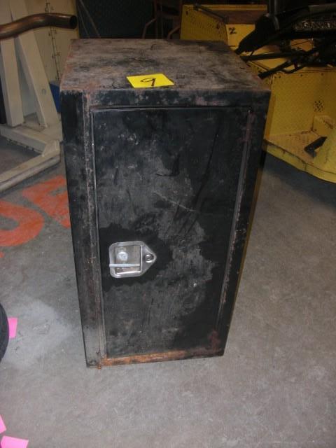 lot 9 image: SEMI Truck Storage Locker.. 18 in x...