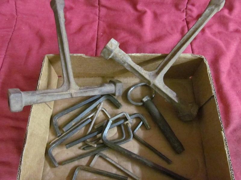 Box of Tools - Allen Wrenches, 2 T ...