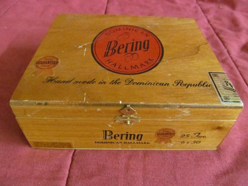 Bering Dominican Hallmark Wood Ciga...
