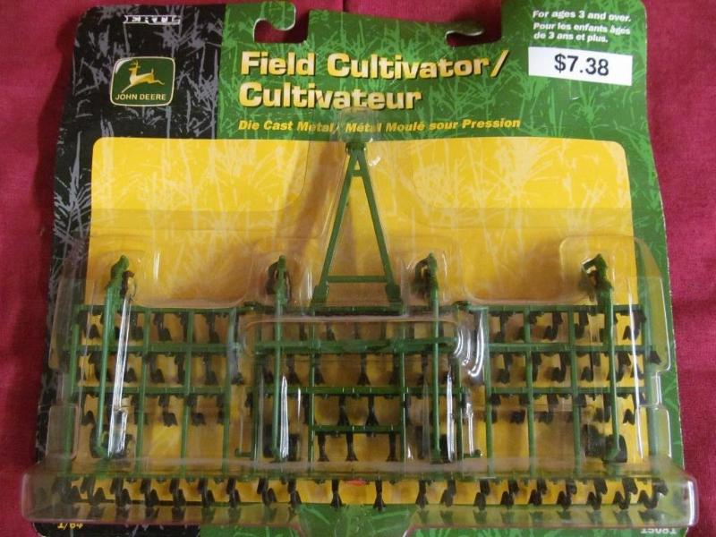 John Deere Field Cultivator Ertl 1...