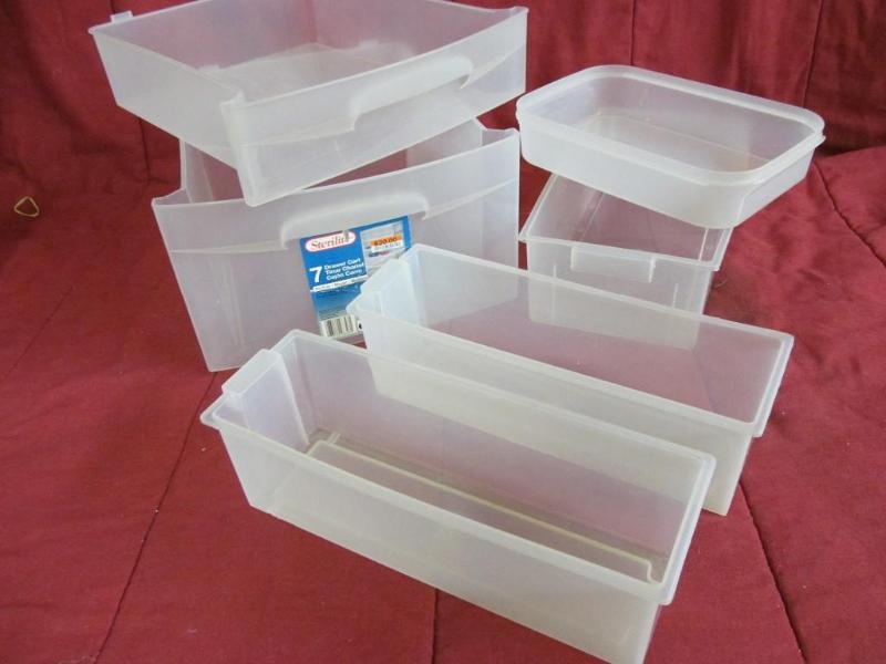 Several Sterilite Containers Withou...