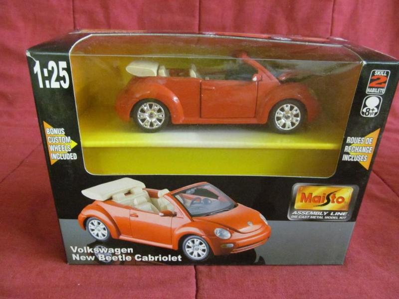 Maisto Volkswagon New Beetle Cabrio...