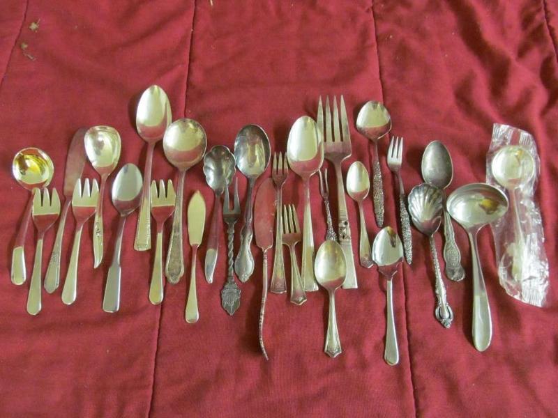 Mixed lot of silver plate flatware...