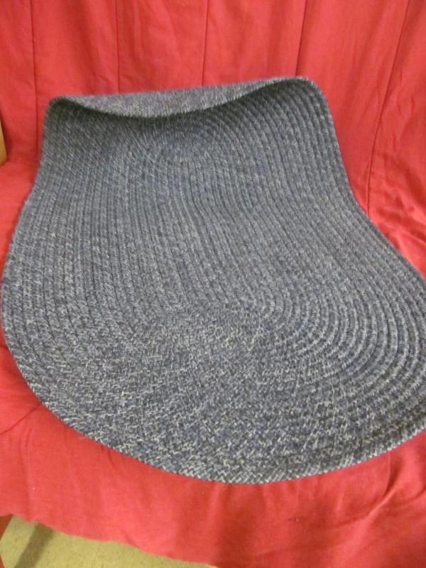 Oval Rug 31&quotW x 49&quotL...