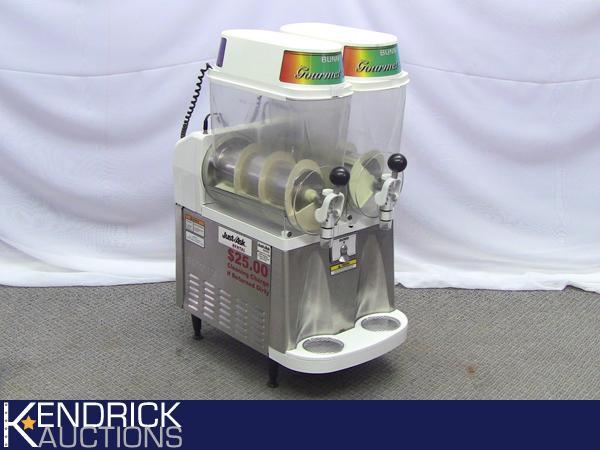 lot 4 image: Bunn Slushie Machine  Tested and in...