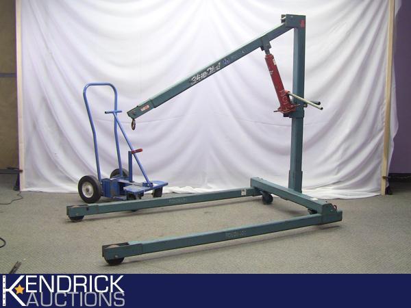 lot 9 image: BlueBird Engine LiftHoist with Sto...