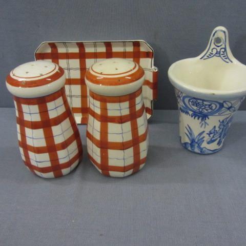 Plaid shakers  tray &amp wall poc...