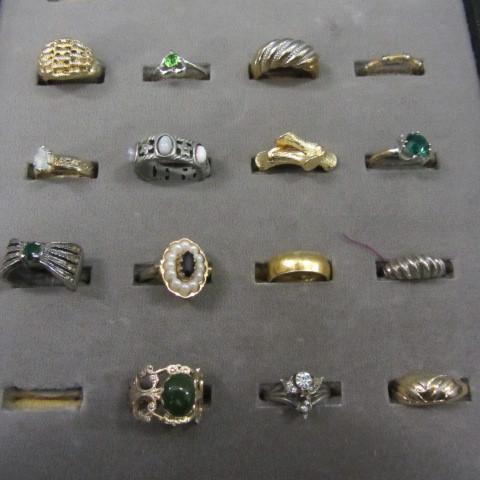 Fifteen rings, costume jewelry
