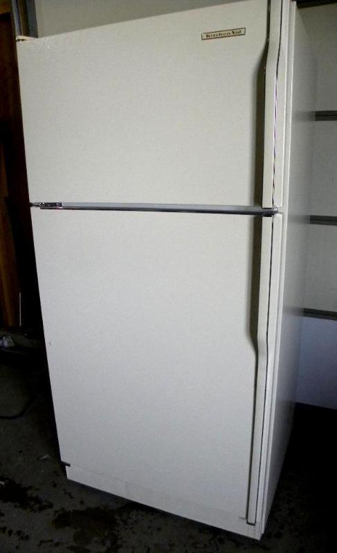 Kitchen Aid 22 cu ft Refrigerator, ...