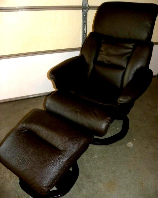 Genuine Leather Castlecreek Recline...