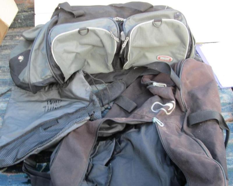 lot 102 image: Lot of 3 bags, Protg Sport duffle b...