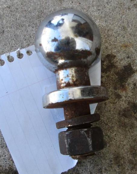 lot 11 image: Draw Tite 2" trailer hitch bal...