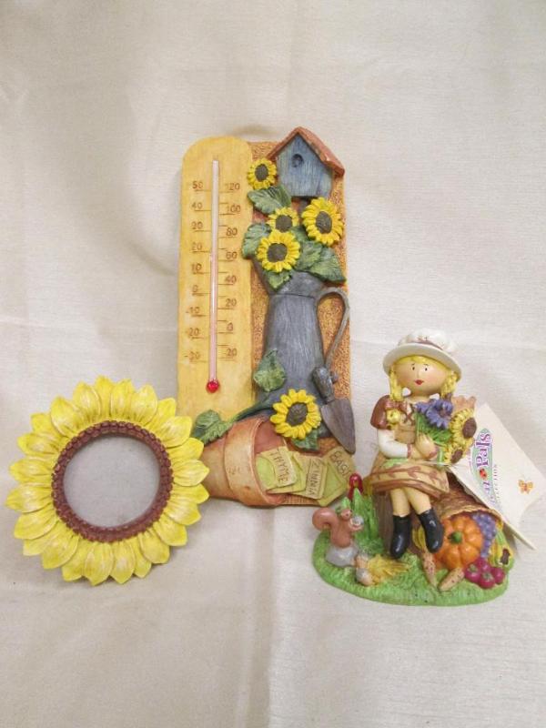 lot 110 image: Lot of country dcor. Garden Pals H...